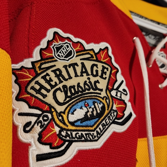 Signed and inscribed HOF NHL Heritage Classic Calgary FLAMES Jersey - Ignila. - Picture 5 of 10